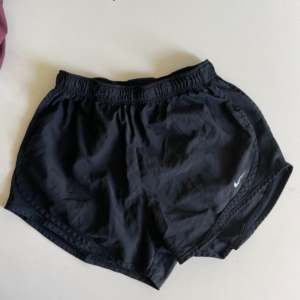 Black Nike Tempo Shorts - M